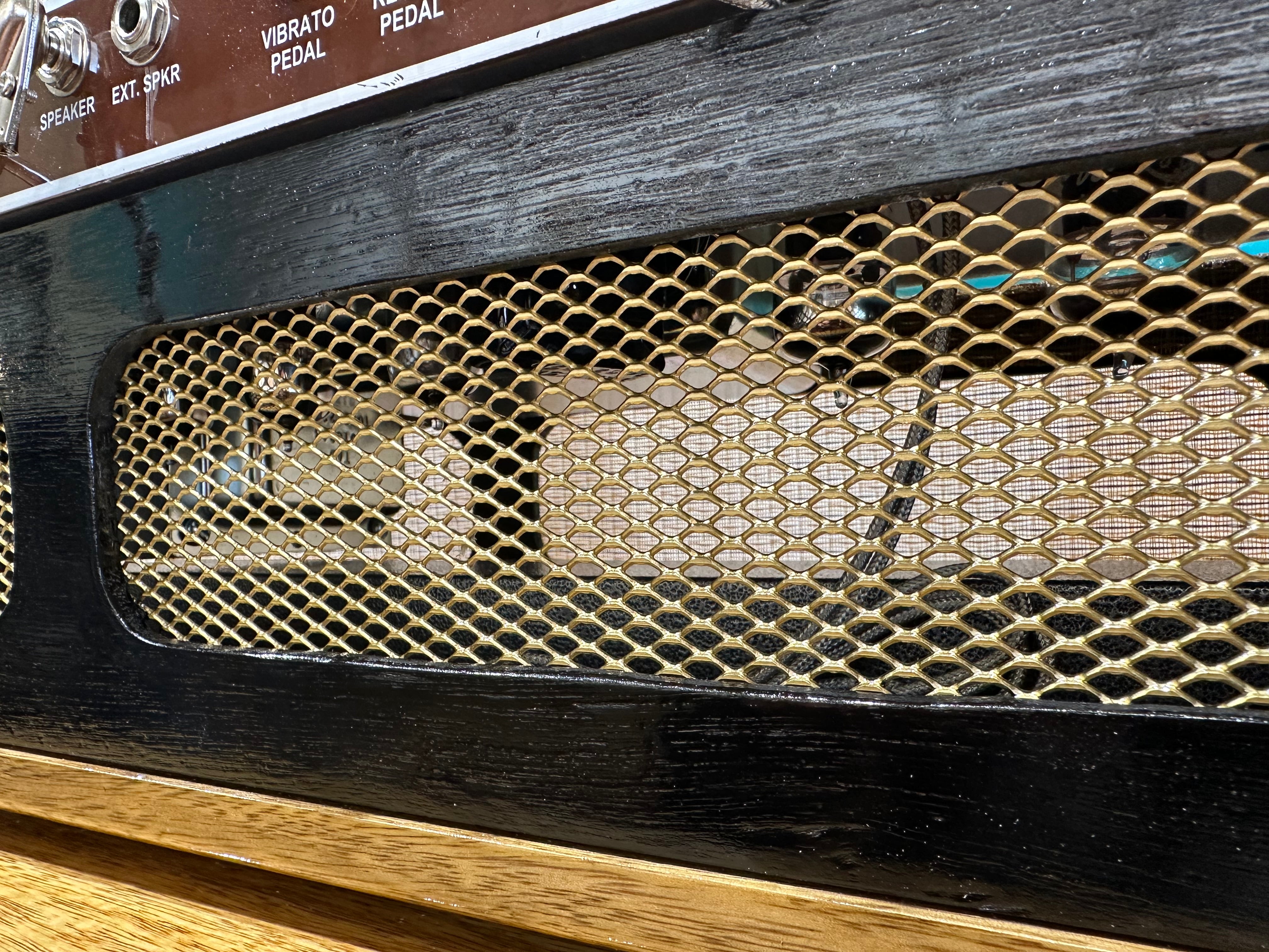 IFNESS '63 Vibe - handbuilt Fender Vibroverb based Amp Black Korina wood