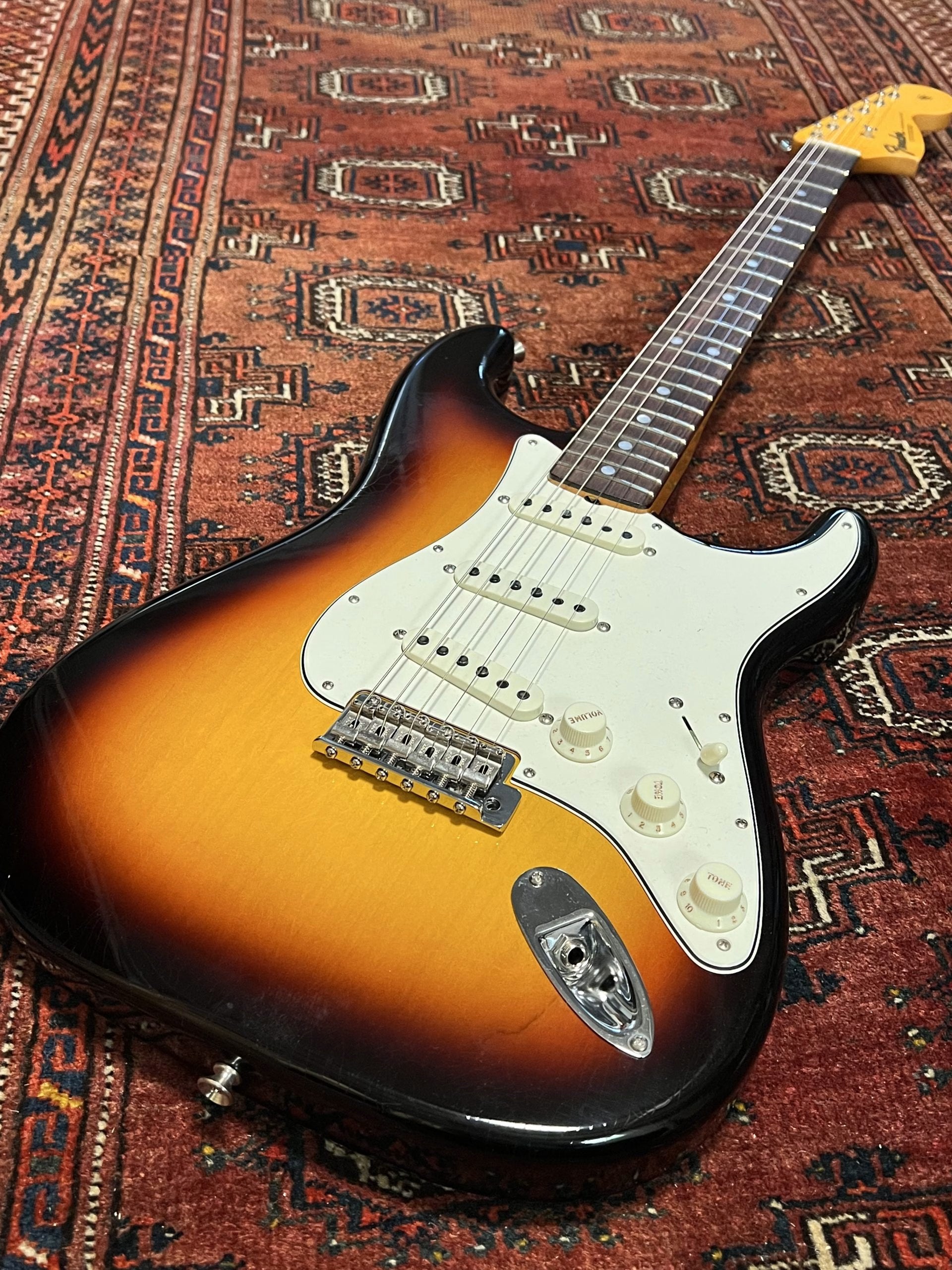 SOLD - 2023 Fender Custom Shop 66 Deluxe Closet Classic Stratocaster Sunburst