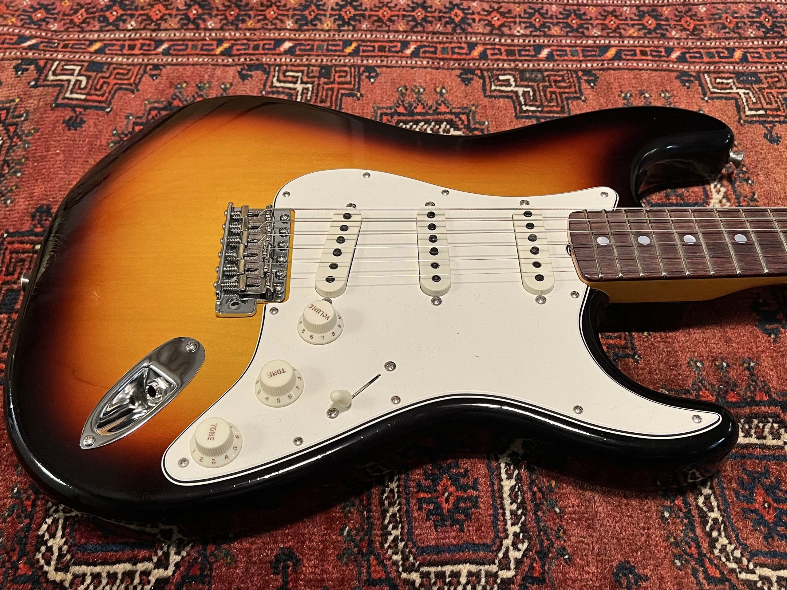 SOLD - 2023 Fender Custom Shop 66 Deluxe Closet Classic Stratocaster Sunburst