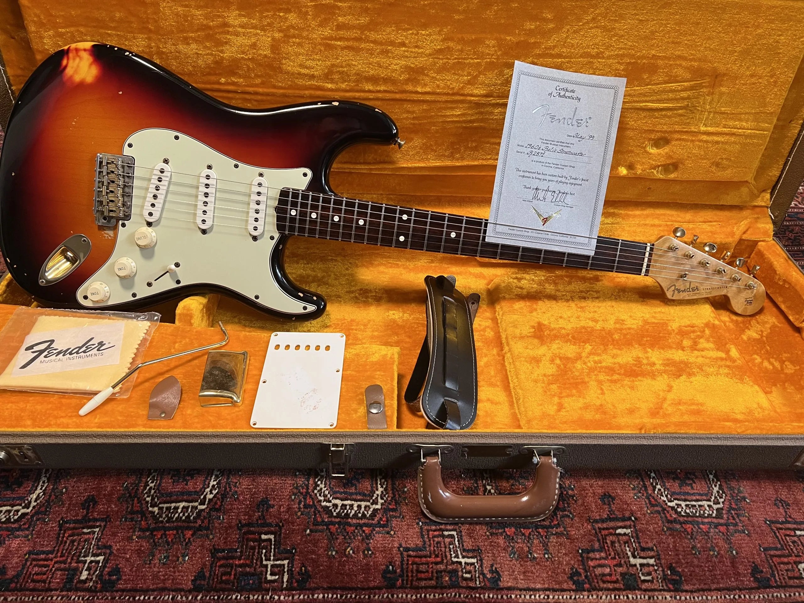 Sold - 1999 Fender Custom Shop 60 Cunetto Relic Sunburst