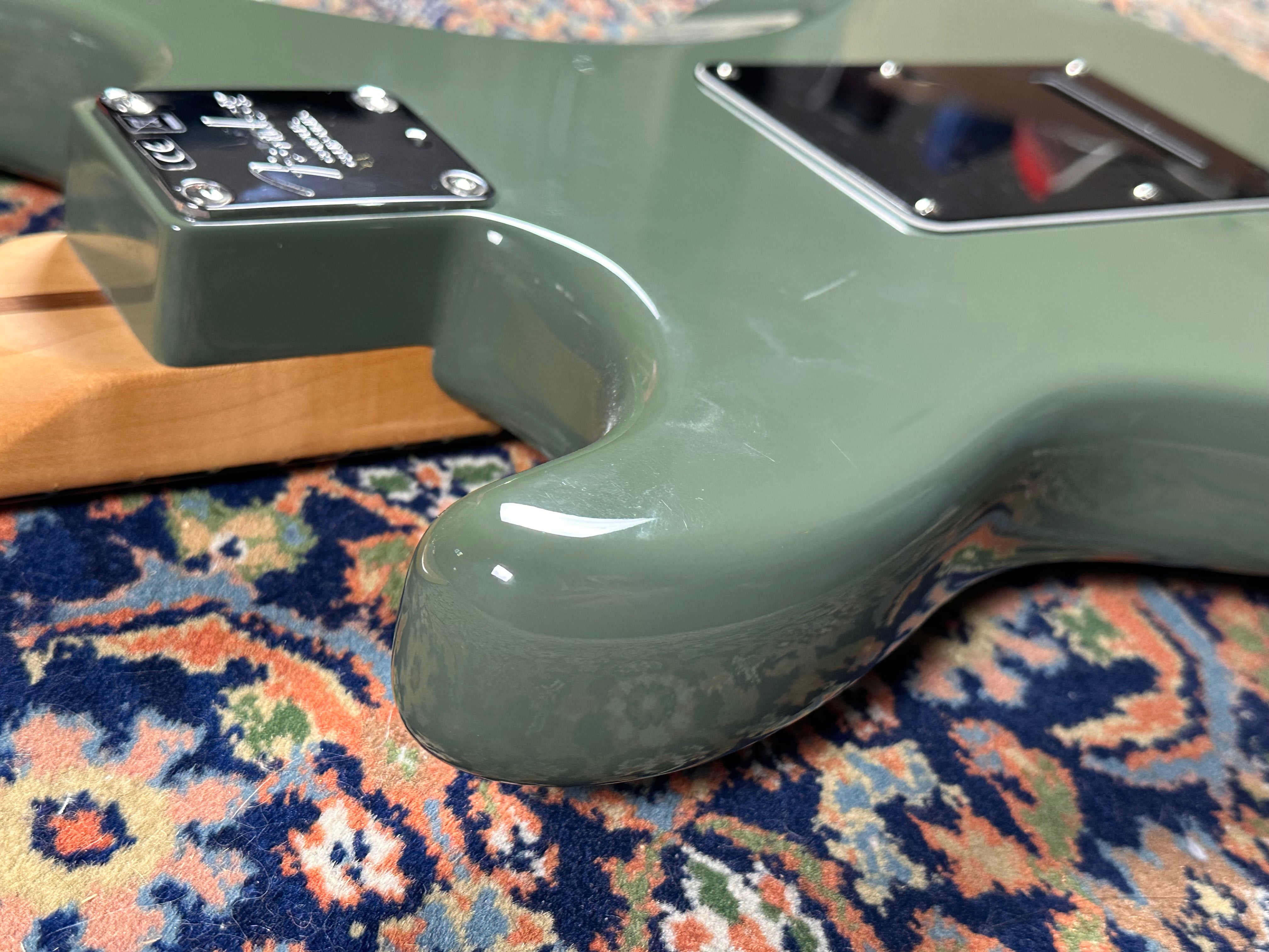 Fender American Professional Maple Fingerboard Stratocaster 2016 Antique Olive