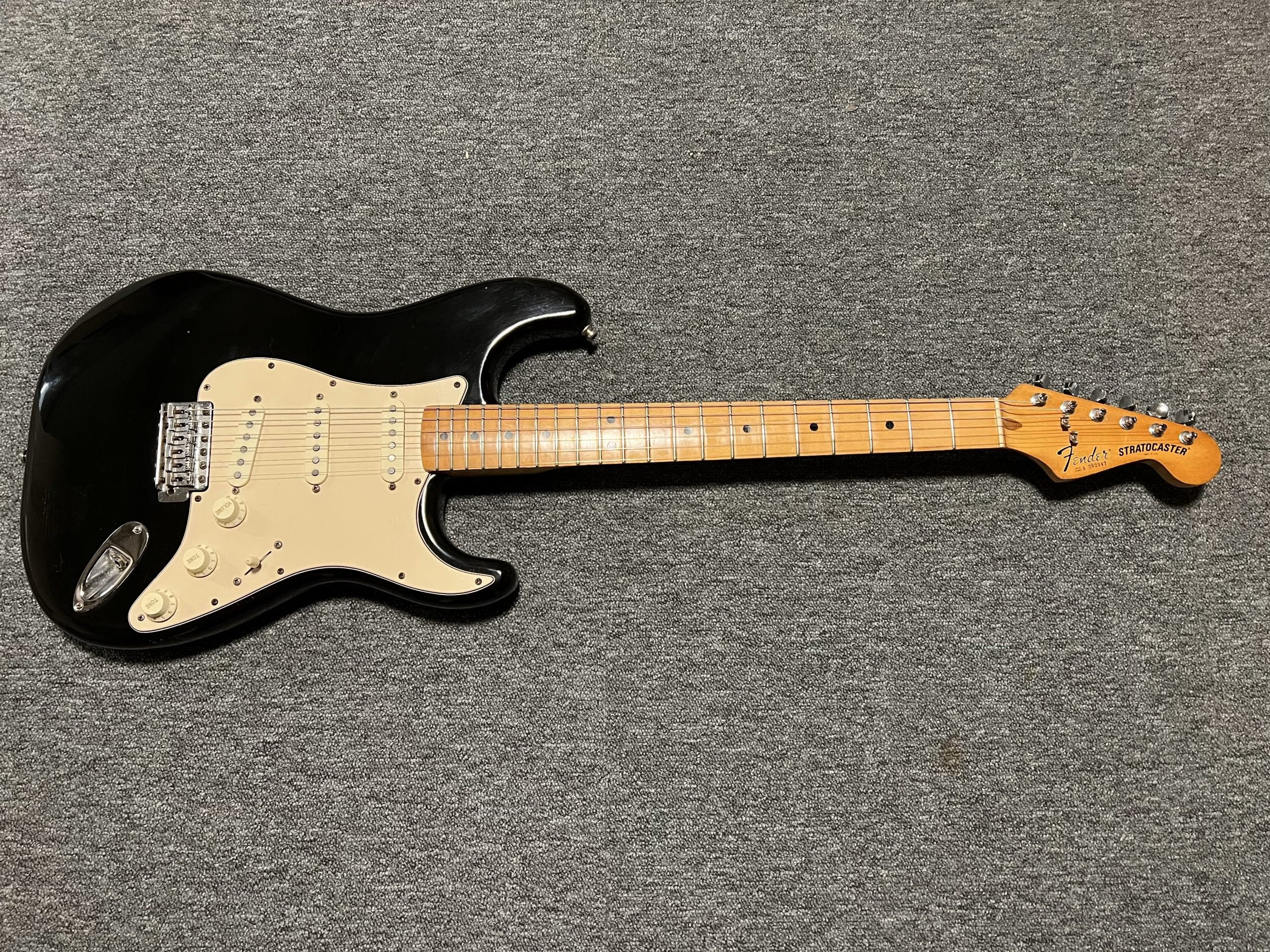 SOLD - 1982 Standard 1st version "Dan Smith" Stratocaster Black