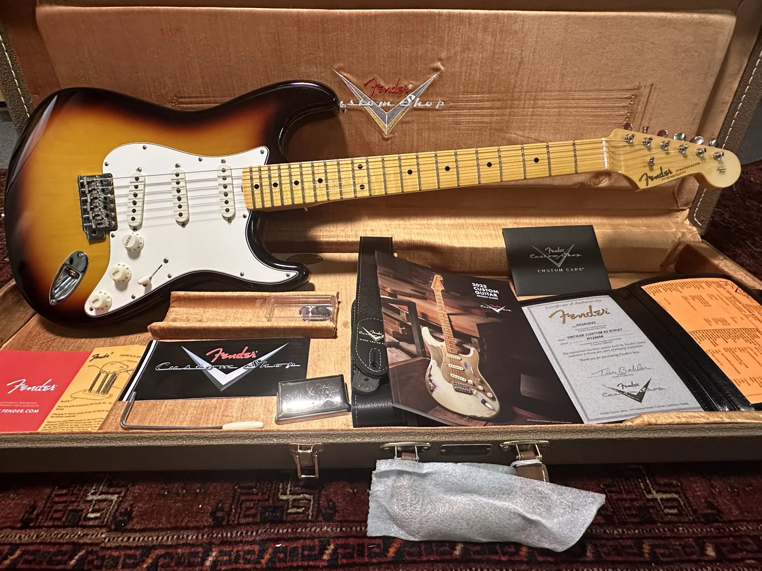 SOLD - 2023 Fender Custom Shop '62 Vintage Custom NOS Stratocaster Sunburst