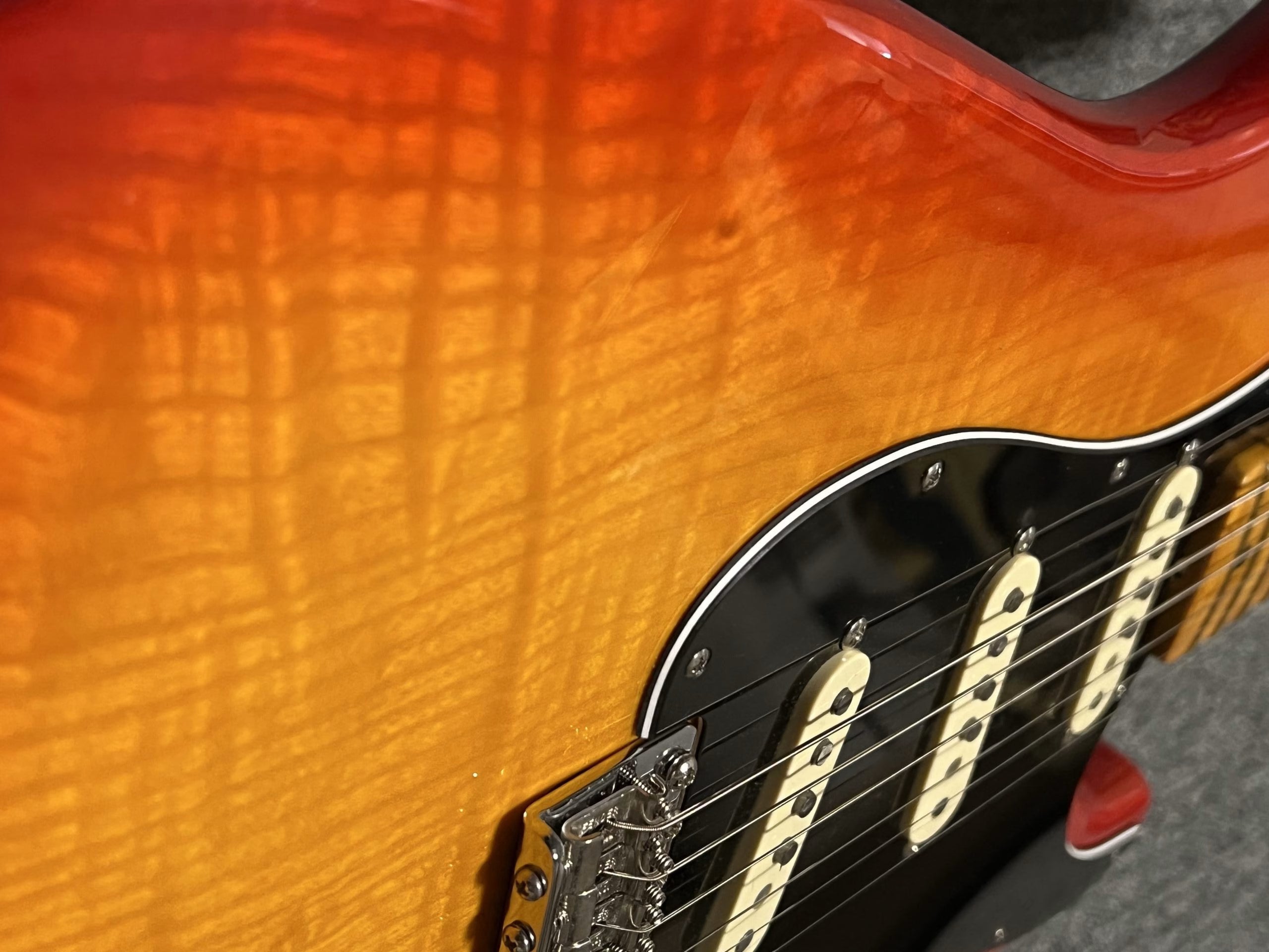 SOLD - 2019 Rarities American Original 60s Flame Ash Top Plasma Red Burst