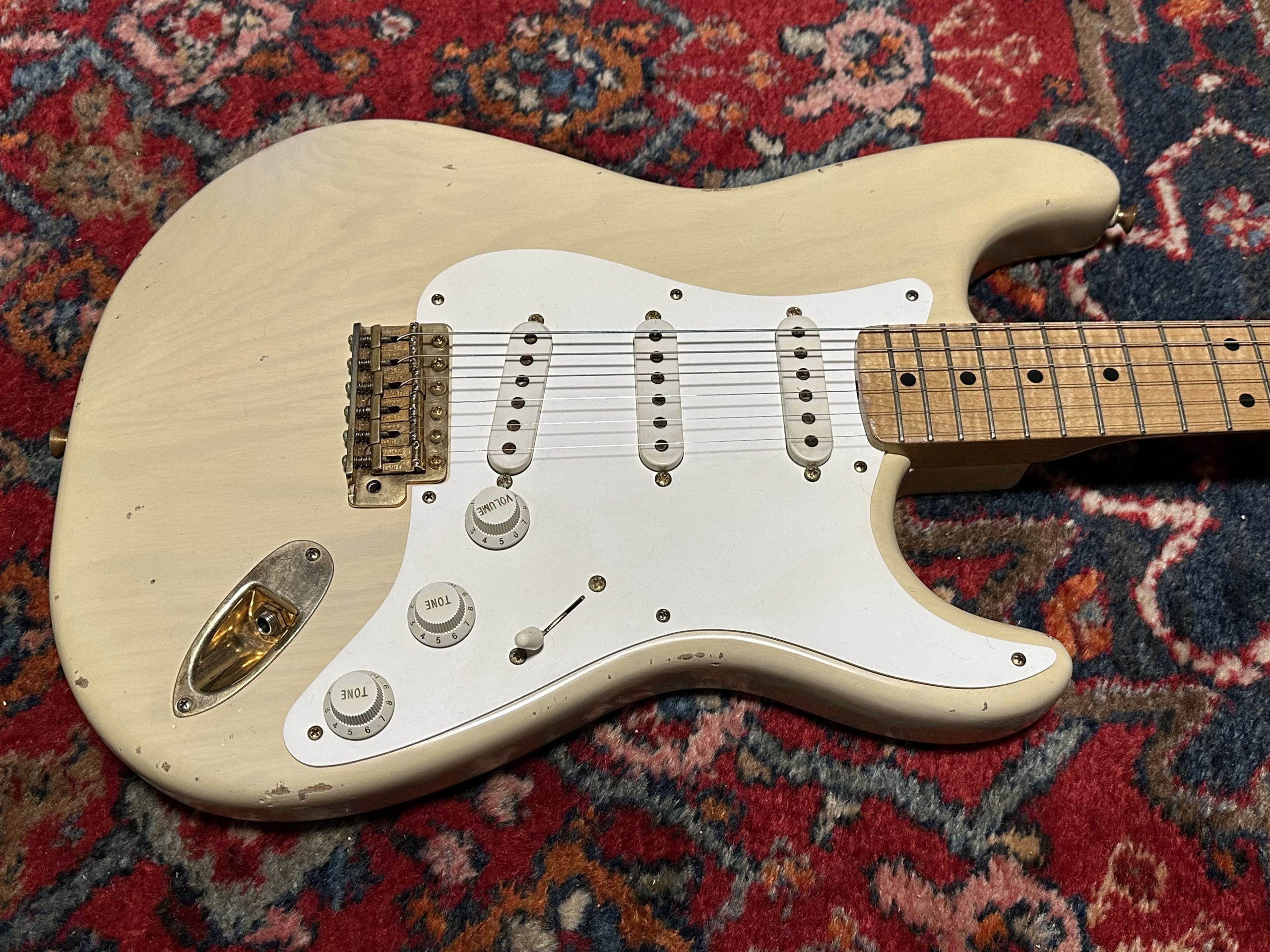 SOLD - 1999 Fender Custom Shop '50s Cunetto Relic Stratocaster 'Mary Kaye' Vintage Blonde