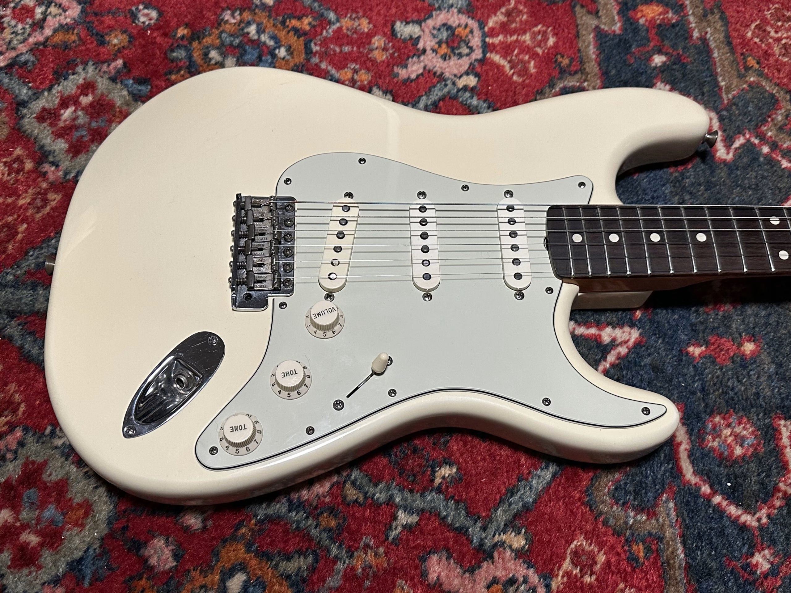 SOLD - 1998 Fender American Vintage '62 Stratocaster Olympic White