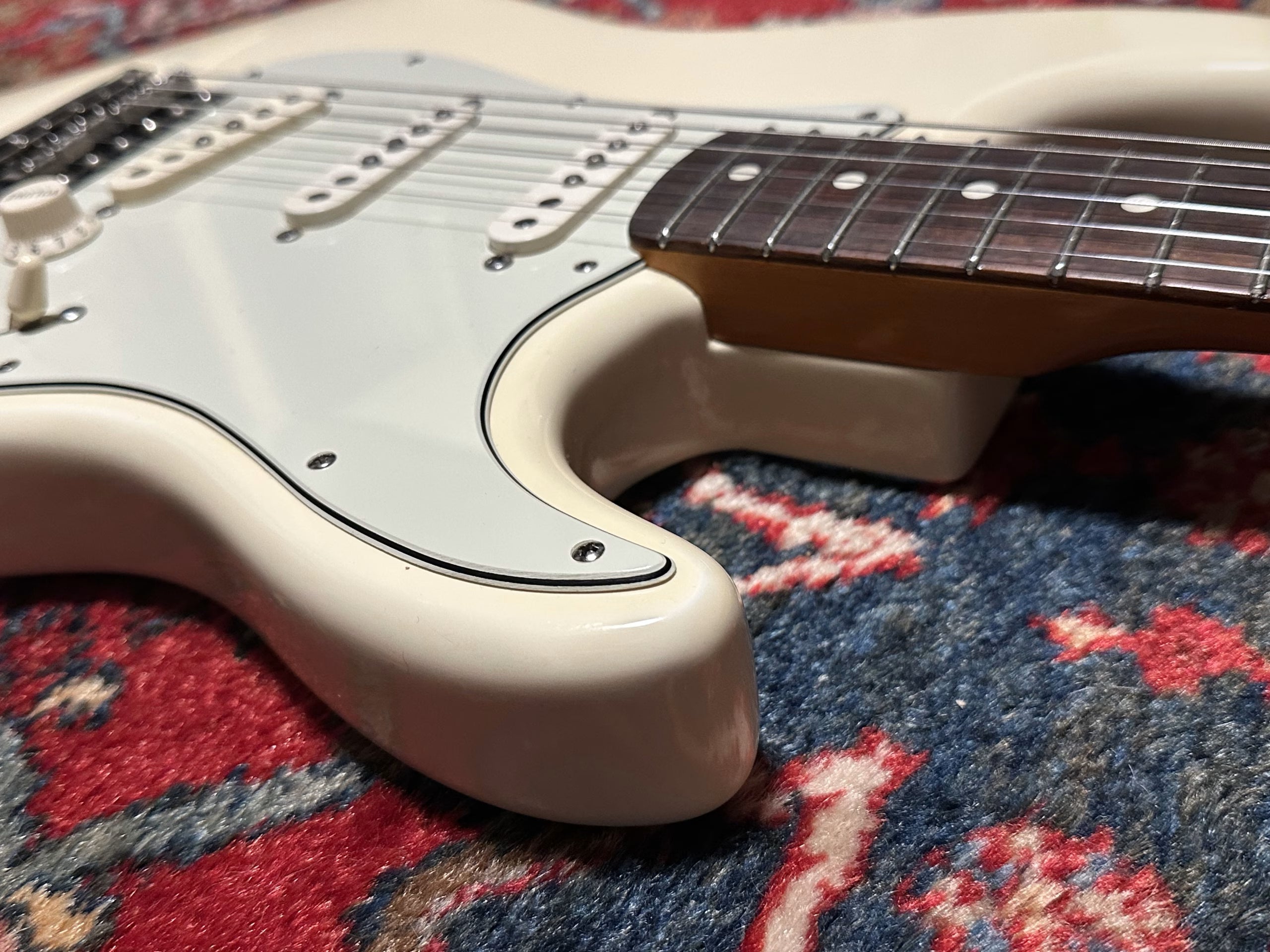 SOLD - 1998 Fender American Vintage '62 Stratocaster Olympic White