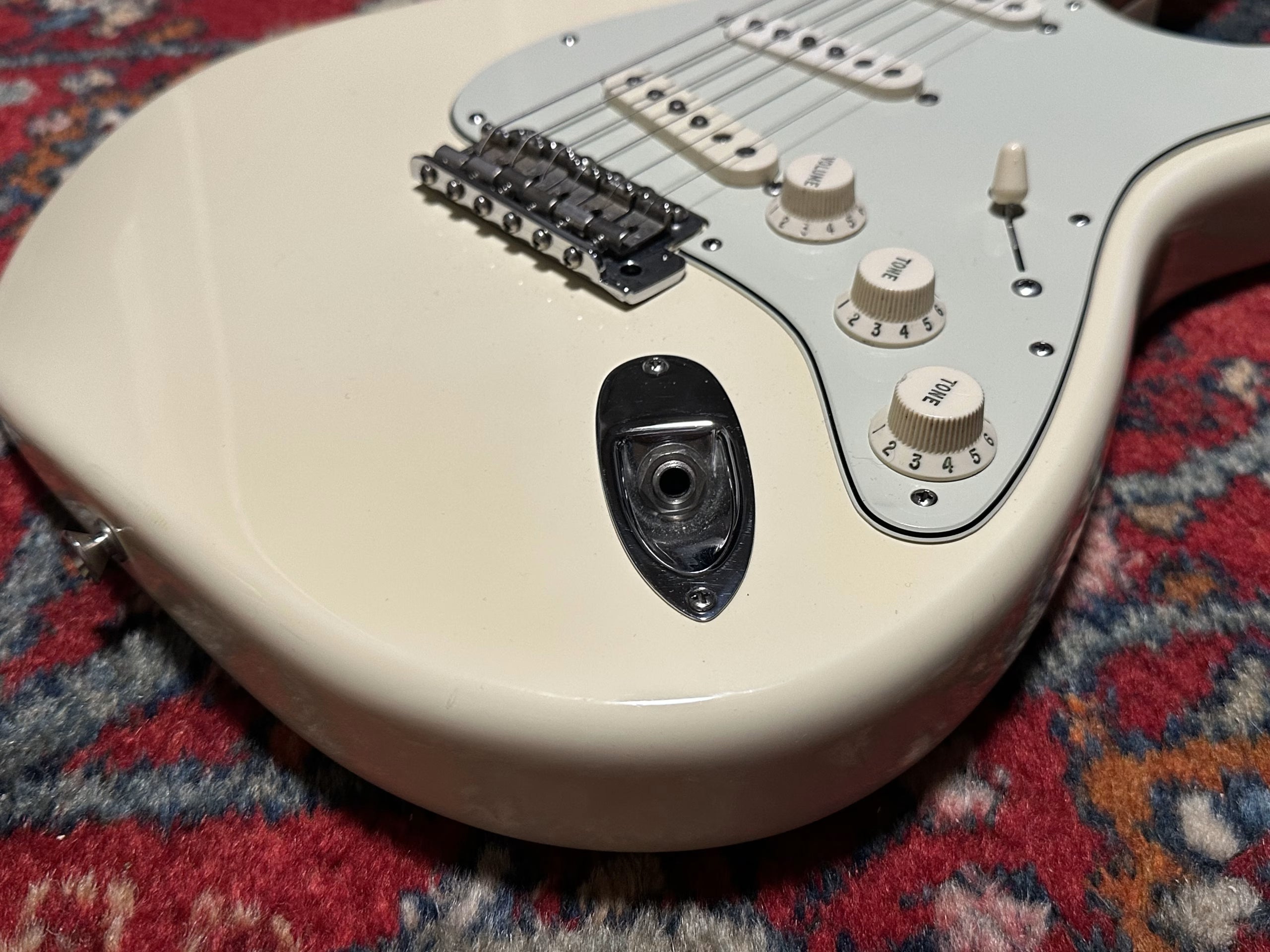 SOLD - 1998 Fender American Vintage '62 Stratocaster Olympic White