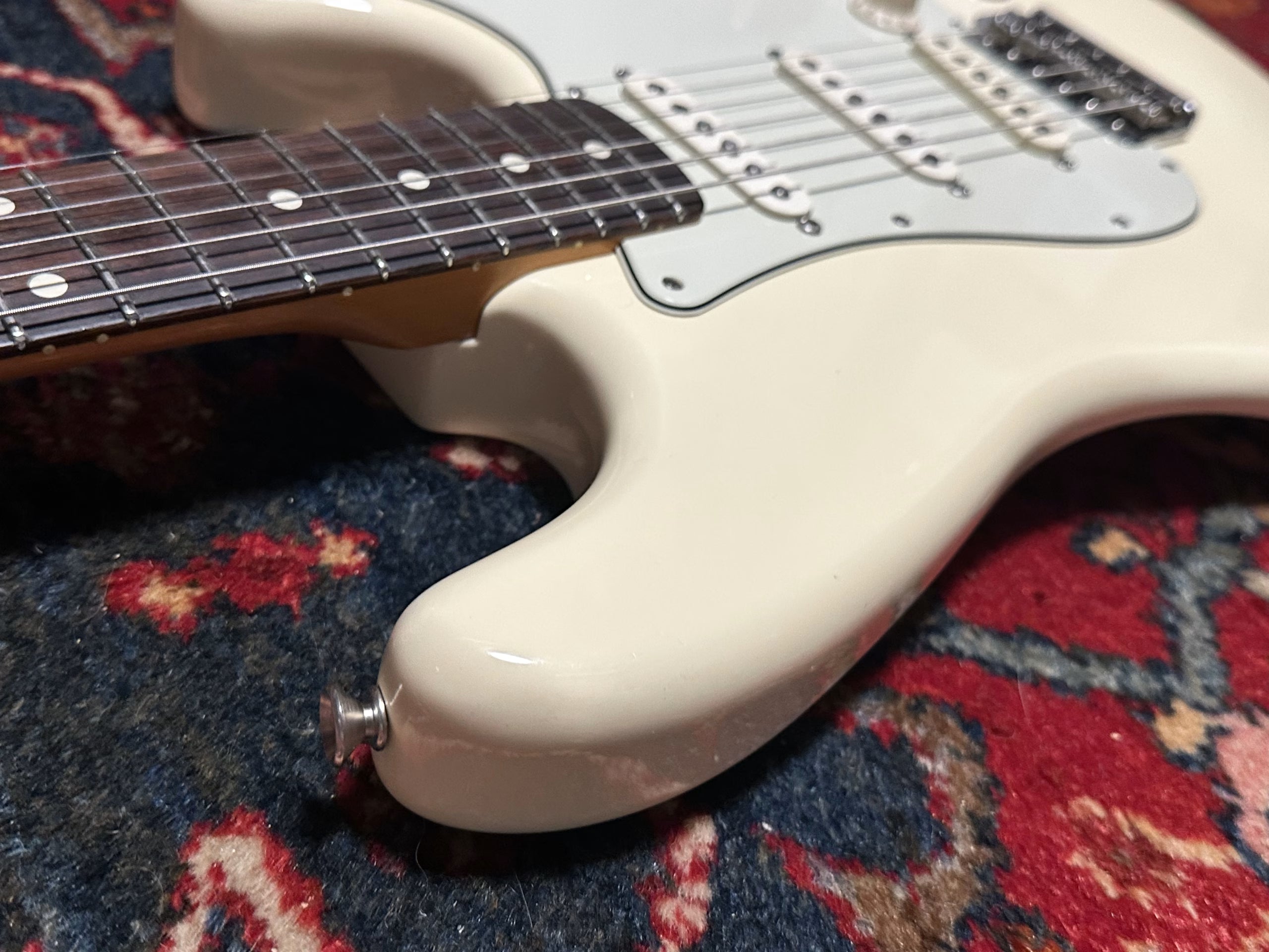 SOLD - 1998 Fender American Vintage '62 Stratocaster Olympic White