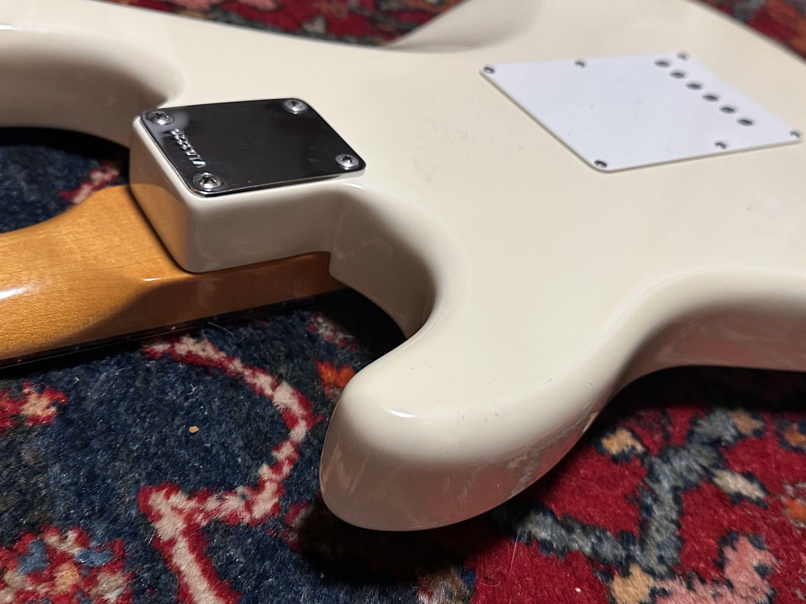 SOLD - 1998 Fender American Vintage '62 Stratocaster Olympic White