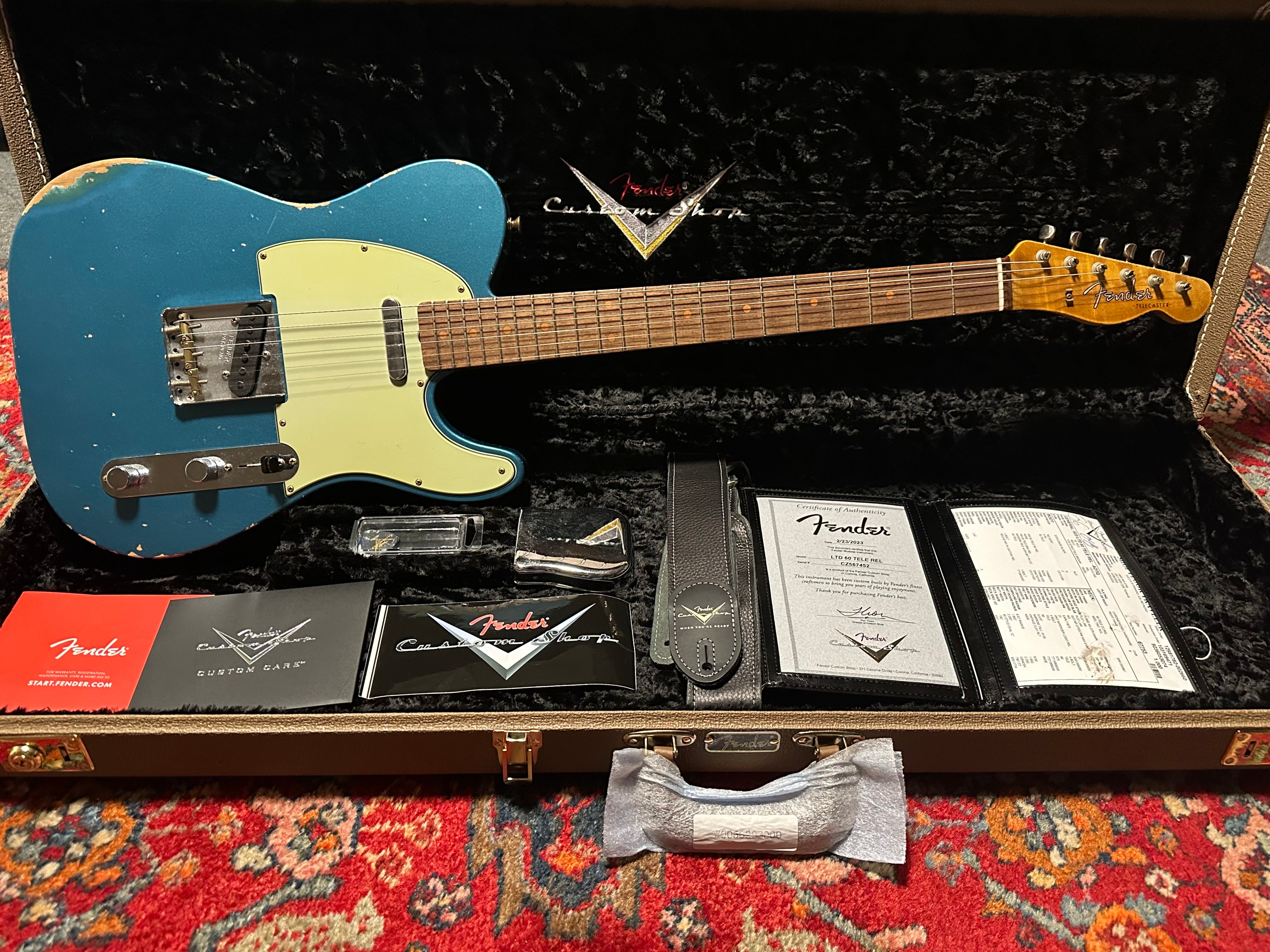 SOLD – 2023 Fender Custom Shop ’60 Limited Edition Relic Telecaster in Ocean Tuquoise