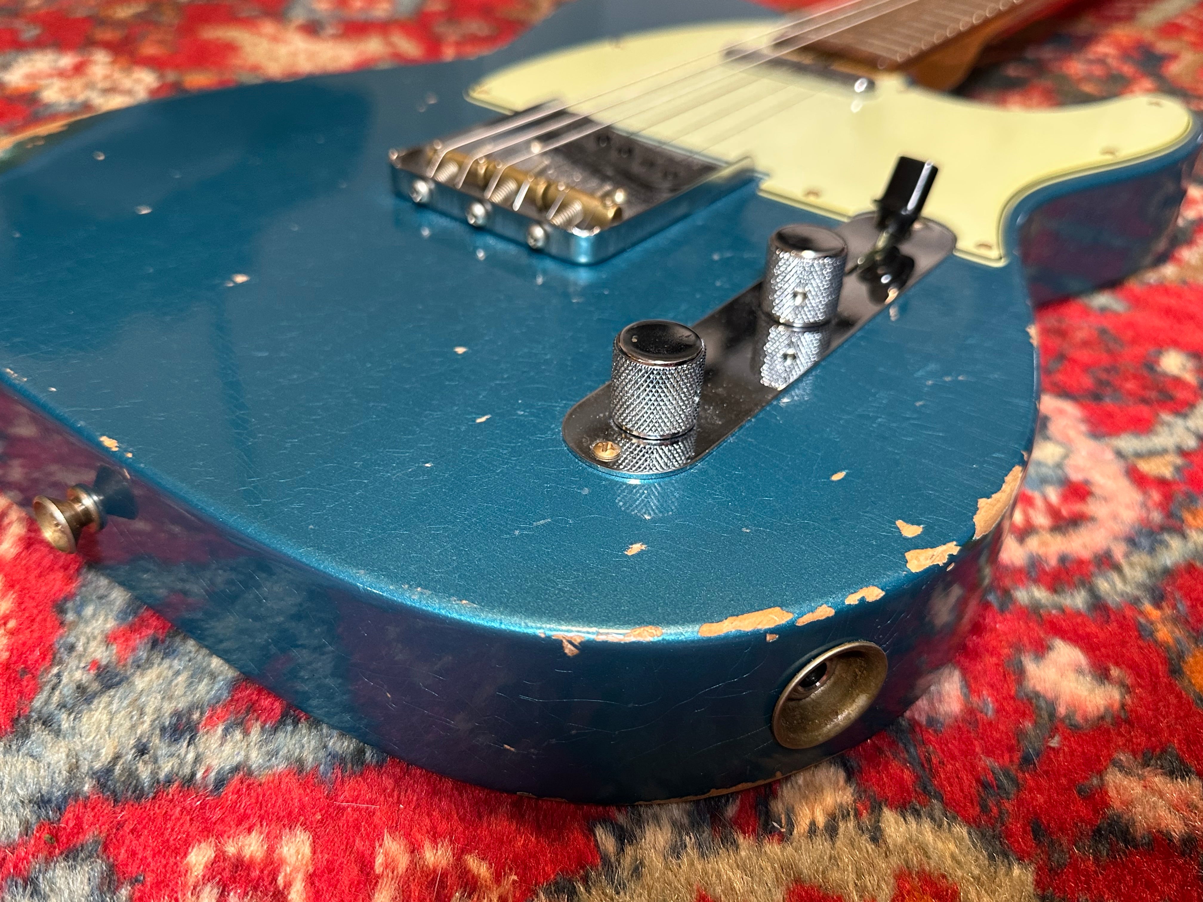 SOLD – 2023 Fender Custom Shop ’60 Limited Edition Relic Telecaster in Ocean Tuquoise