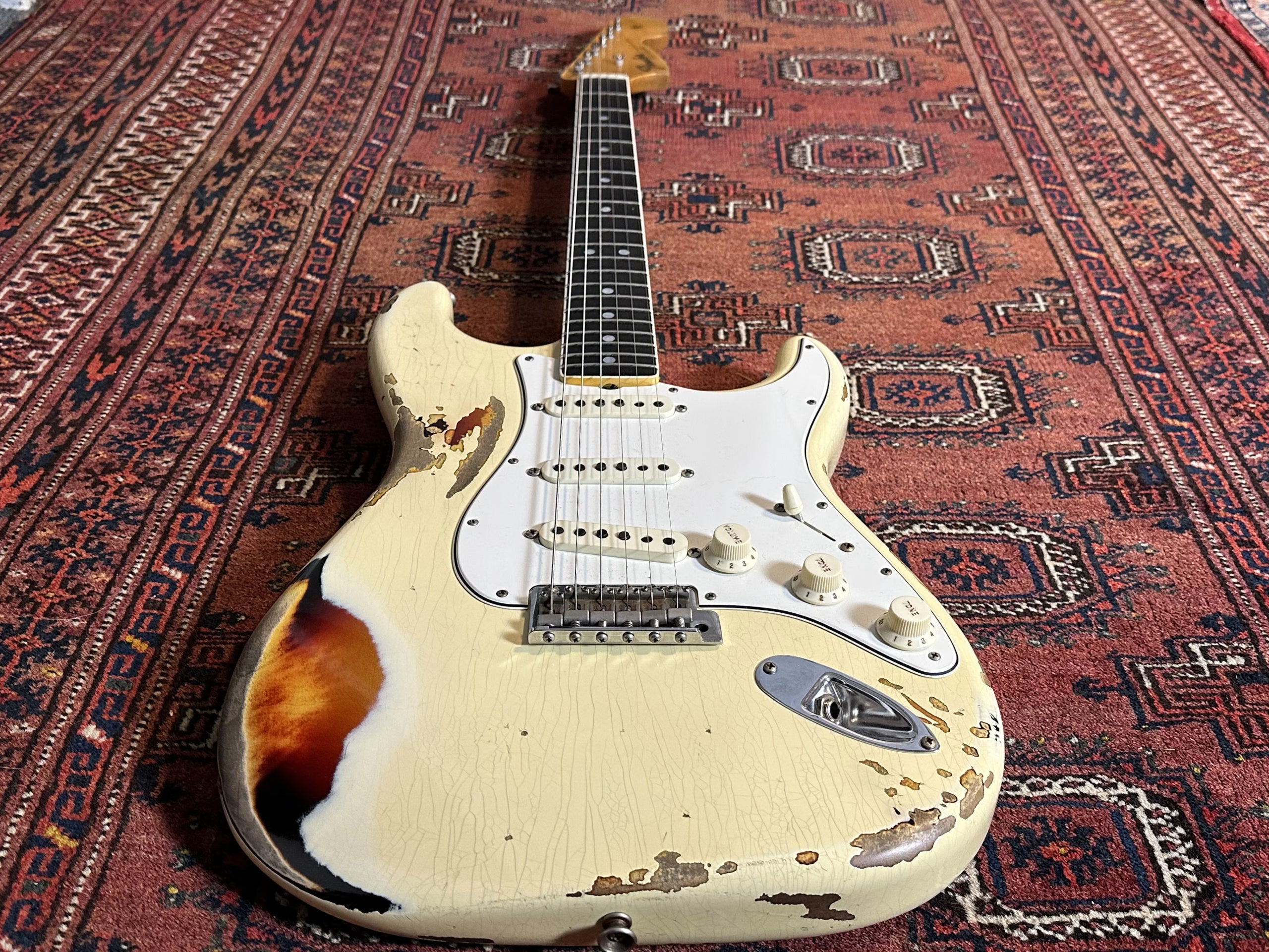 SOLD - Fender Custom Shop '67 LTD NAMM Heavy Relic Stratocaster 2019 Vintage White over Sunburst