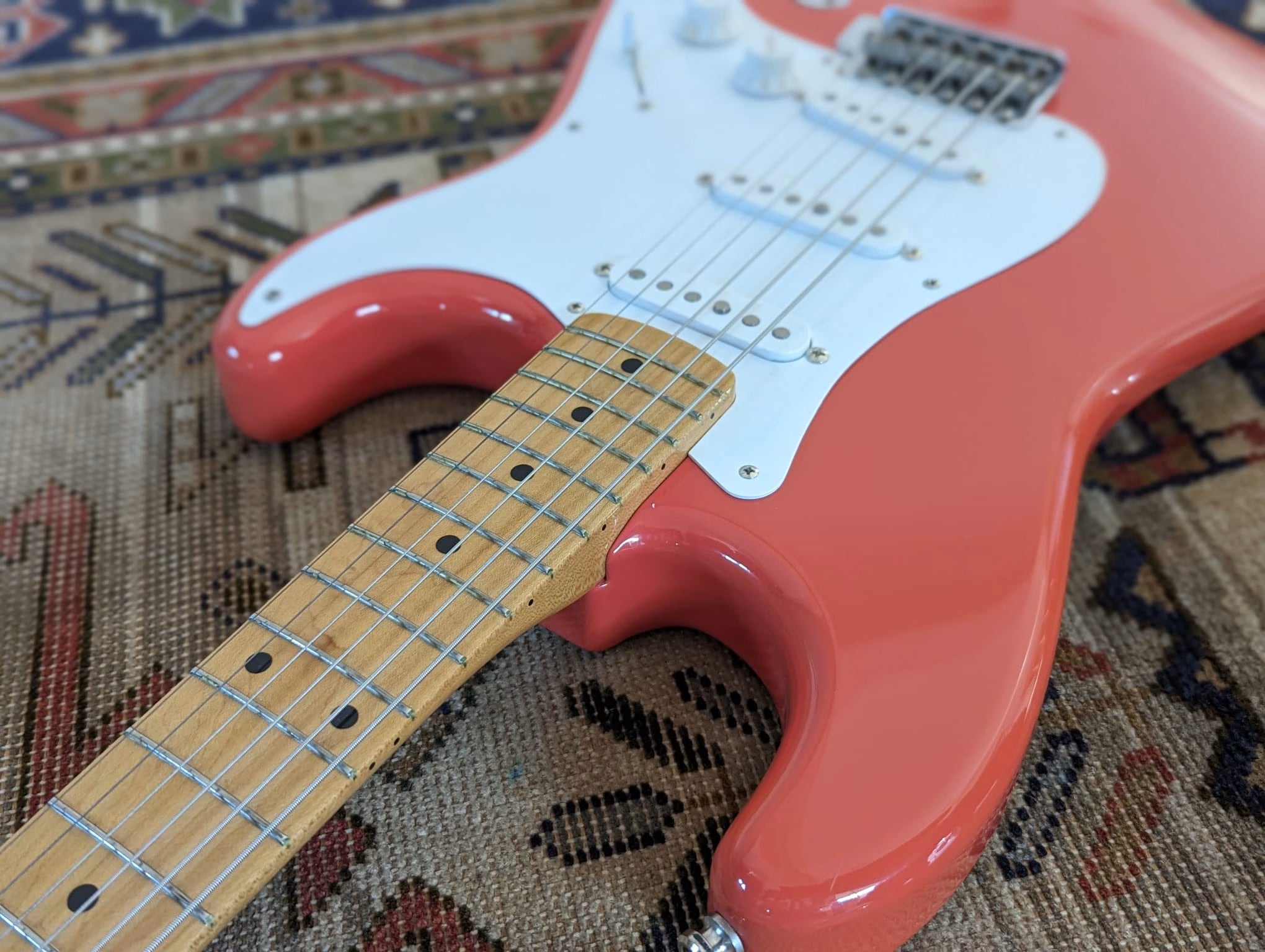 SOLD - 1996 Hank Marvin Stratocaster Japan (export) Limited Edition Series