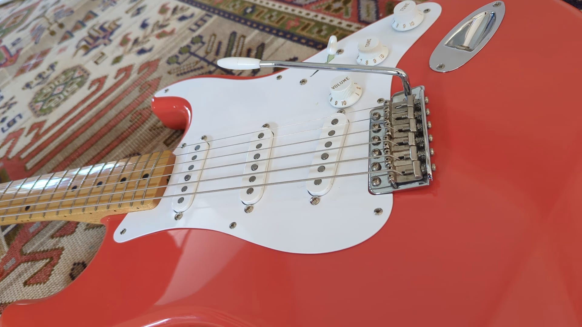 SOLD - 1996 Hank Marvin Stratocaster Japan (export) Limited Edition Series